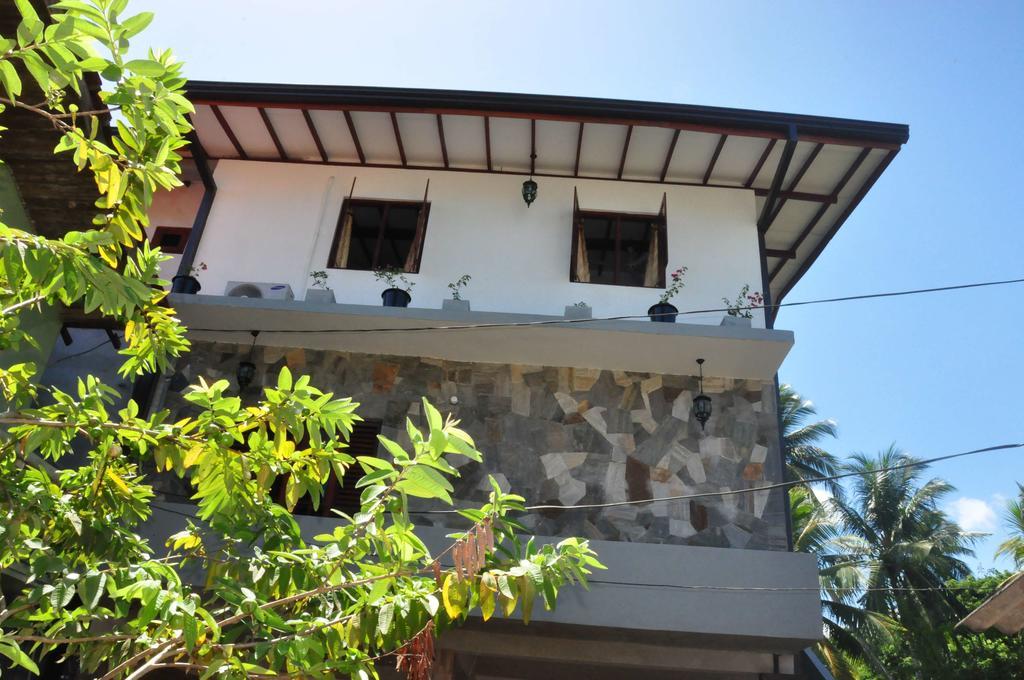 Asantha Guest House ウナワトゥナ エクステリア 写真