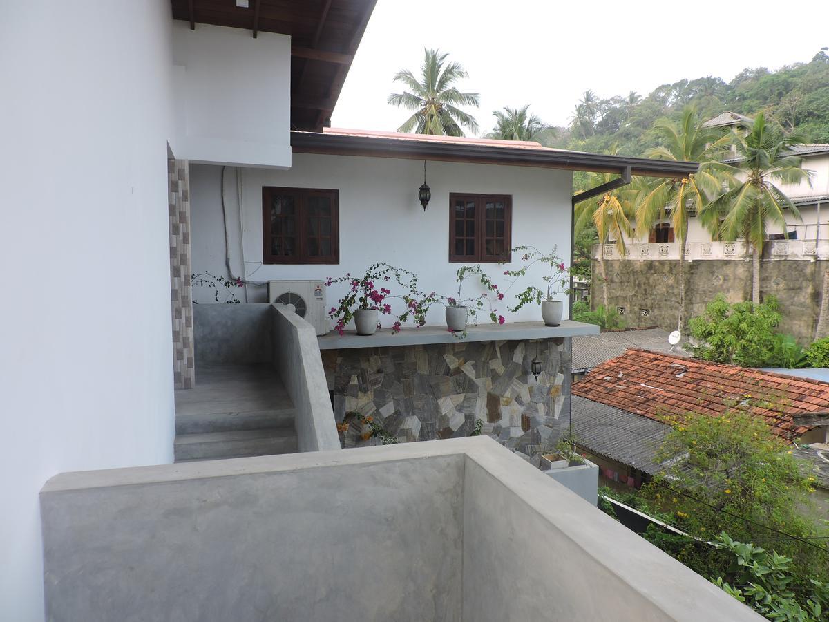 Asantha Guest House ウナワトゥナ エクステリア 写真